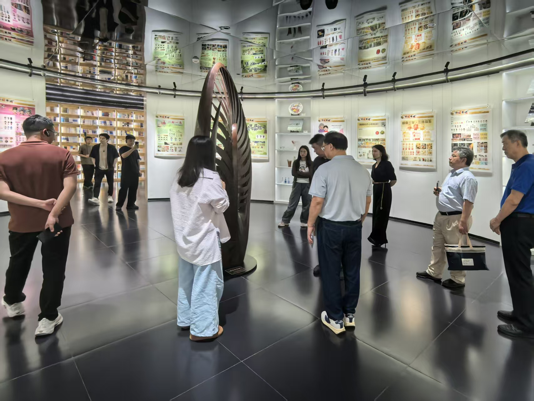 20260606华夏职业学院参观-2.jpg