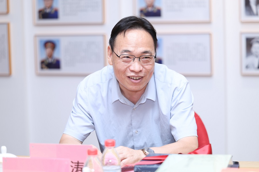往出讲话.jpg